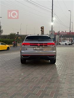 ڤۆڵکسواگن ئەتڵەس کرۆس سپۆرت